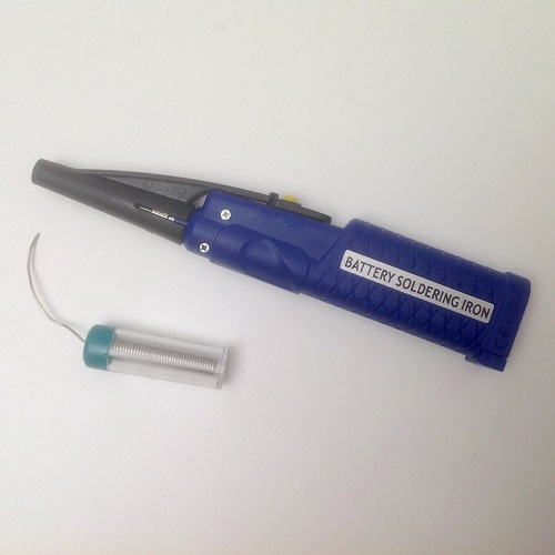 Soldeerbout op 3 X AA batterij voeding